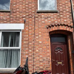 Pass The Keys Spacious Queens Uni Beside Cafes And Restaurants Apartment Belfast